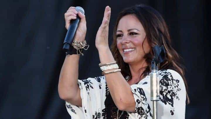 #world - Sara Evans, REO Speedwagon Tapped for 'CMT Crossroads' | @Rolling Stone Artes & contextos 1401x788 GettyImages 478862974 1