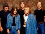 16 Years Ago: AC/DC Bring Back the Grit on ‘Stiff Upper Lip’ Artes & contextos ACDC Lowdwire