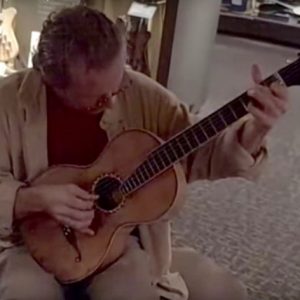 See The Beatles’ “While My Guitar Gently Weeps” Played on the Oldest Martin Guitar in Existence (1834)0 (0)