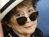 Yoko Ono Plans Human Peace Sign for John Lennon's 75th Birthday Artes & contextos world yoko ono plans human peace sign for john lennons 75th birthday rolling stone