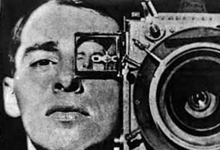 50 Must-See Documentaries, Selected by 10 Influential Documentary Filmmakers - @Open Culture #documentaryfilm #greatestdocumentaries Artes & contextos 50 must see documentaries selected