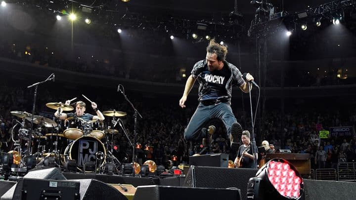 Pearl Jam Perform 'Binaural' in Its Entirety at Toronto Concert - @Rolling Stone Artes & contextos Pearl Jam II