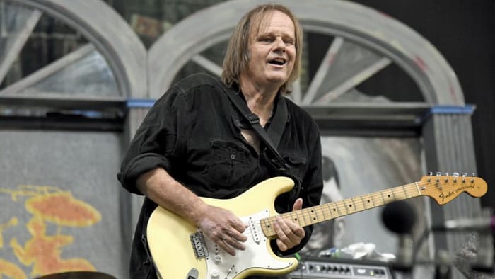 Walter Trout streams 3 tracks from Alive In Amsterdam Artes & contextos Walter Trout
