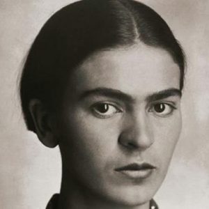 Rare Photos of Frida Kahlo, Age 13-230 (0)