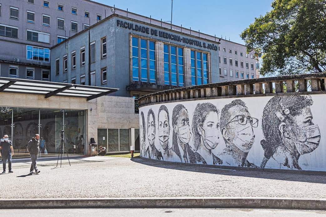 Vhils - Homenagem aos profissionais de saúde, Hospital de S. João Porto, 2020