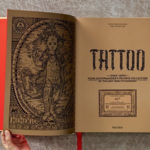 A História da Tatuagem (1730-1970) Documentada por Henk Schiffmacher0 (0)